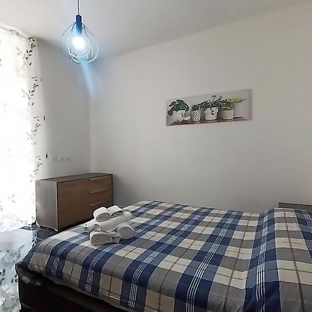 Tra Centro E Mare - Intero Appartamento Con Parcheggio Savona Kültér fotó